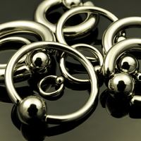 Piercingové šperky z chirurgické ocele